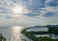 "色爱区中合网：探索多元化情感交流平台的魅力"