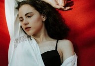 "现代女性大胆艺术照展现自信美丽"